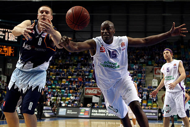 敲响警钟 敲响警钟